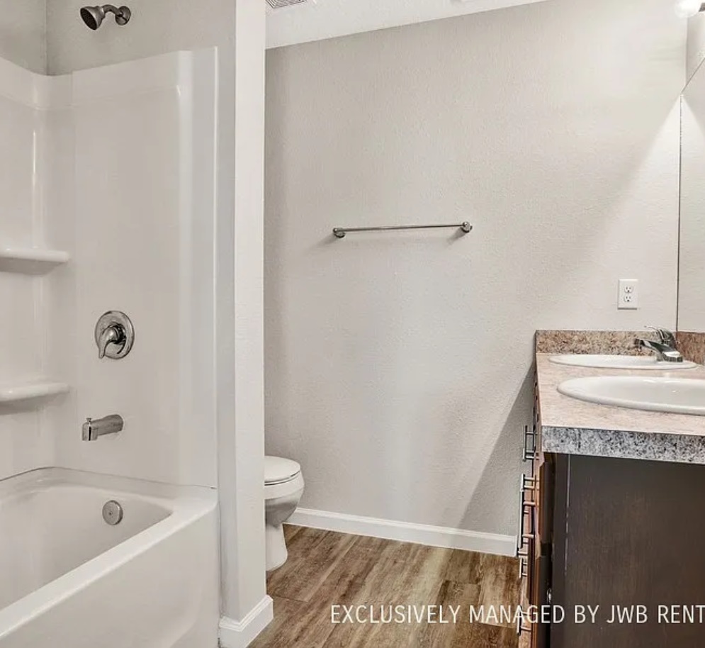 08 Bathroom 2